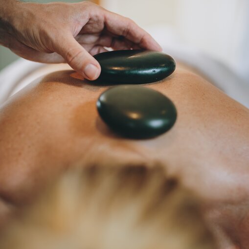 Hot-Stone-Massage im Hotel Tyrol am Haldensee