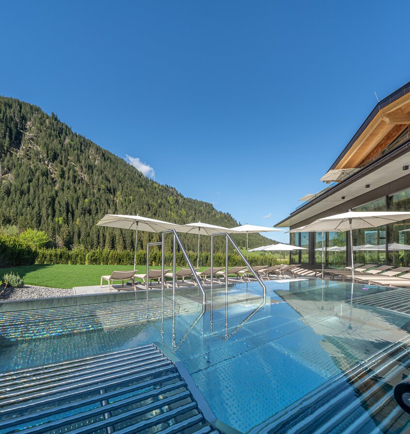 Hotel Tyrol: Whirlpool mit Bergblick am Haldensee