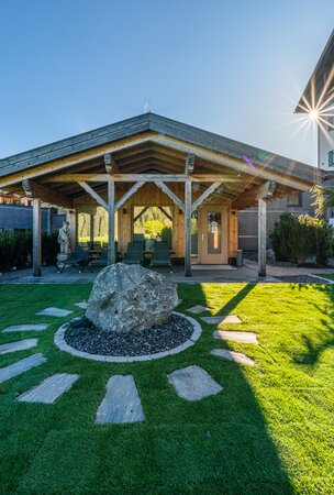 Aussensauna im Garten des Hotel Tyrol am Haldensee